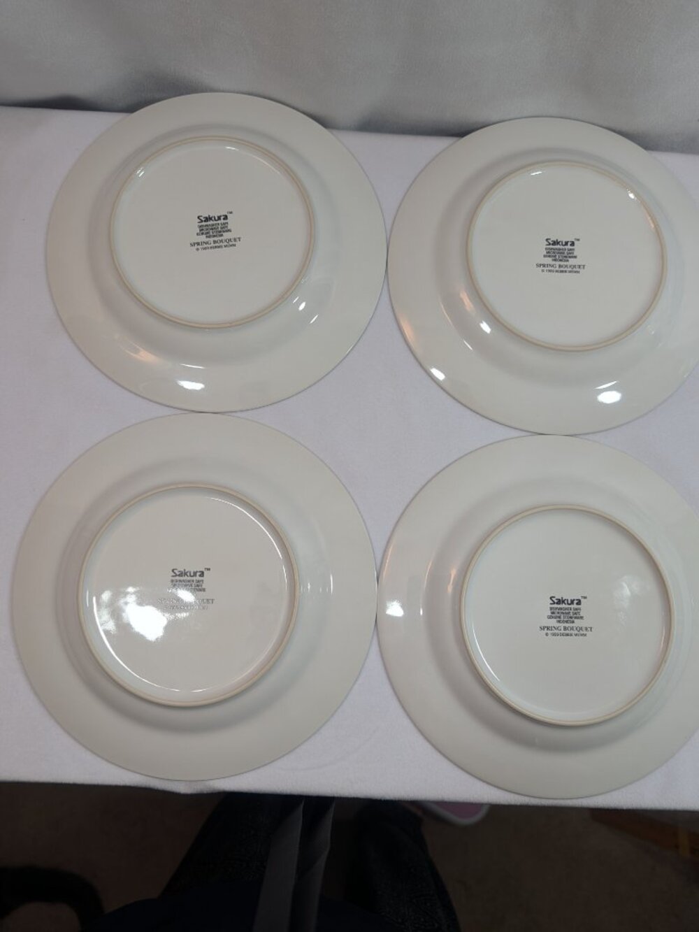 Sakura Debbie Mumm Spring Bouquet Set of 4 Salad Dessert Plates 8 inch - Picture 6 of 8